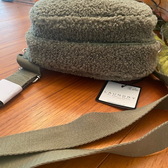 NWT Laundry by Shelli Segal Sherpa Crossbody Bag - Picture 3 of 7